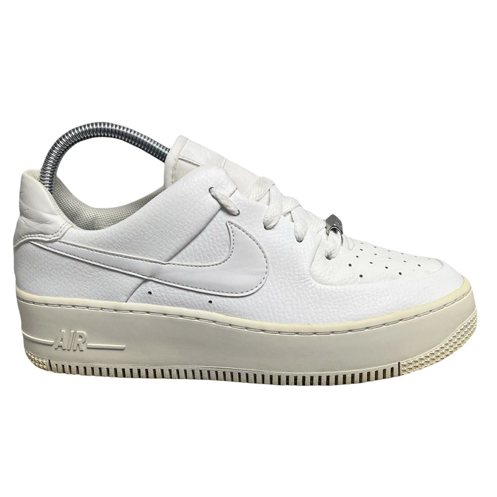 Nike Air Force 1 Sage Low Womens Sz 8 White Leather Platform Sneakers AR5339-100